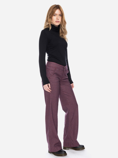 Damenhose mit weitem Bein